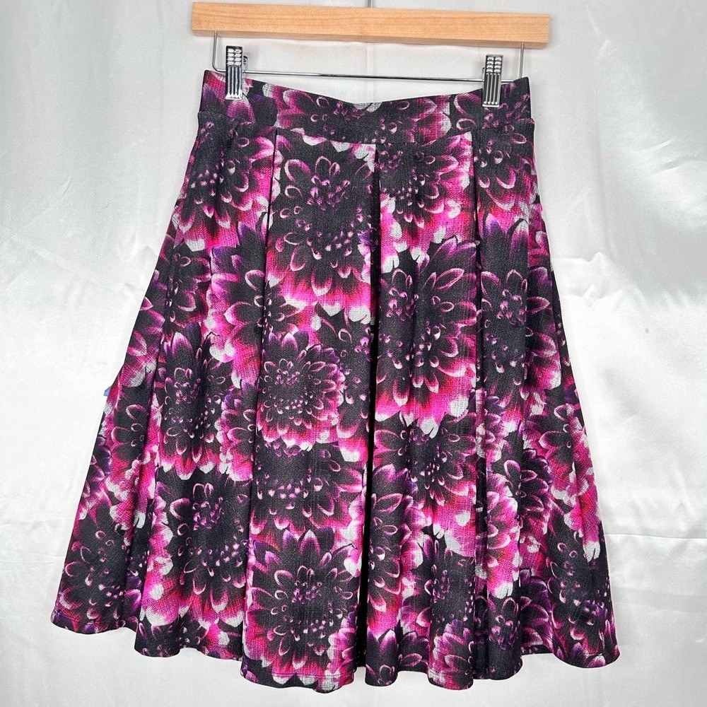 LuLaRoe A-Line Pleated Skirt XS Floral Pink Purple Black Pockets Pull-On